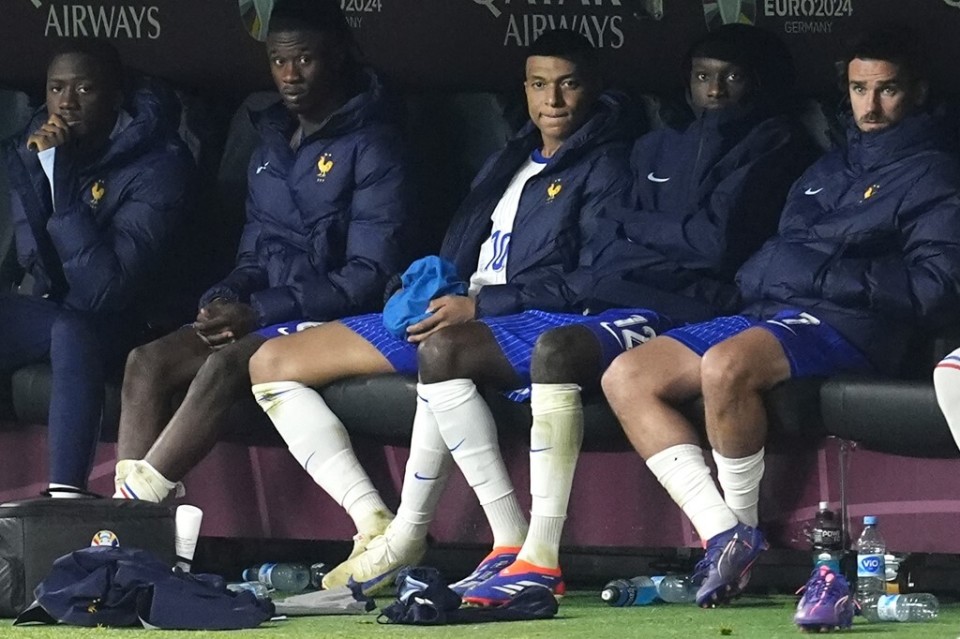 随机姆巴佩巅峰对决，C罗与50激战FPX分钟，败北胜负难料！