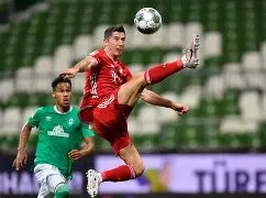 随机莱万多夫斯基意外战胜加拿大队，反败为胜引爆全场！